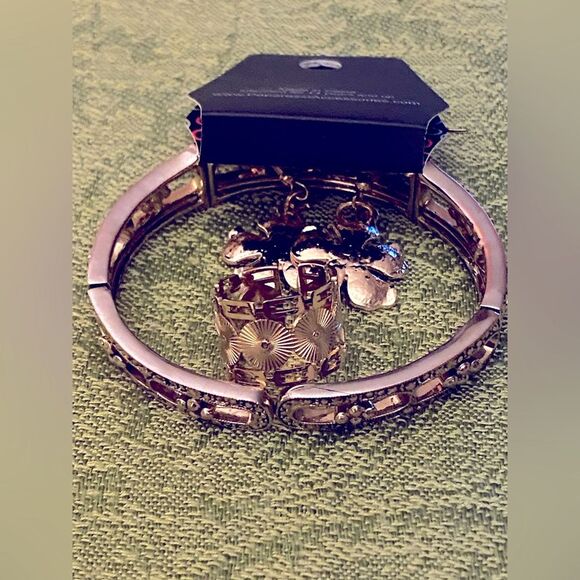 NWT Gold Tone Jewelry Trio- Rhinestone Bracelet,Adjustable Ring,Pierced Earrings - Picture 3 of 16